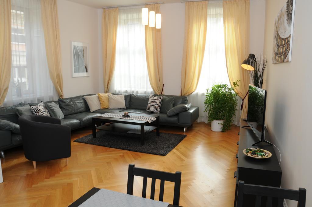 Royal Road Apartment Prague Extérieur photo